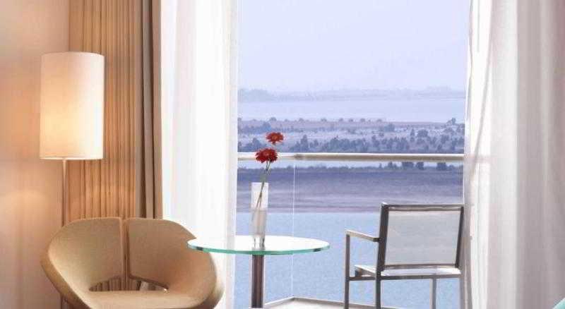 Park By Radisson Yas Island Отель Абу-Даби